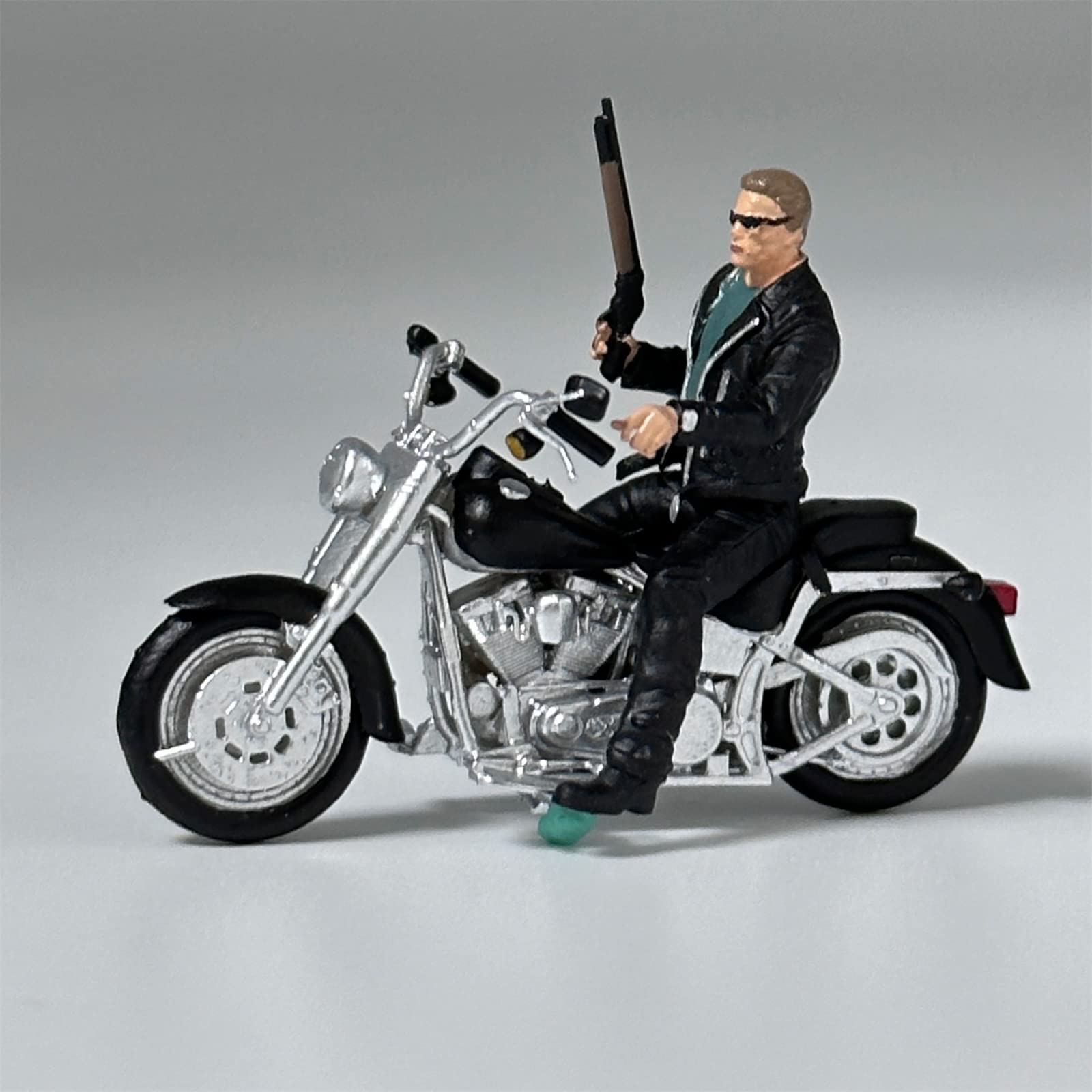 Amazon.co.jp: 新しい 1/64 Scale Figure ターミネーター T800 T1000